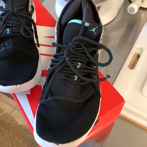 Nike Jordan First Class Black Emerald - Picture 2 of 6